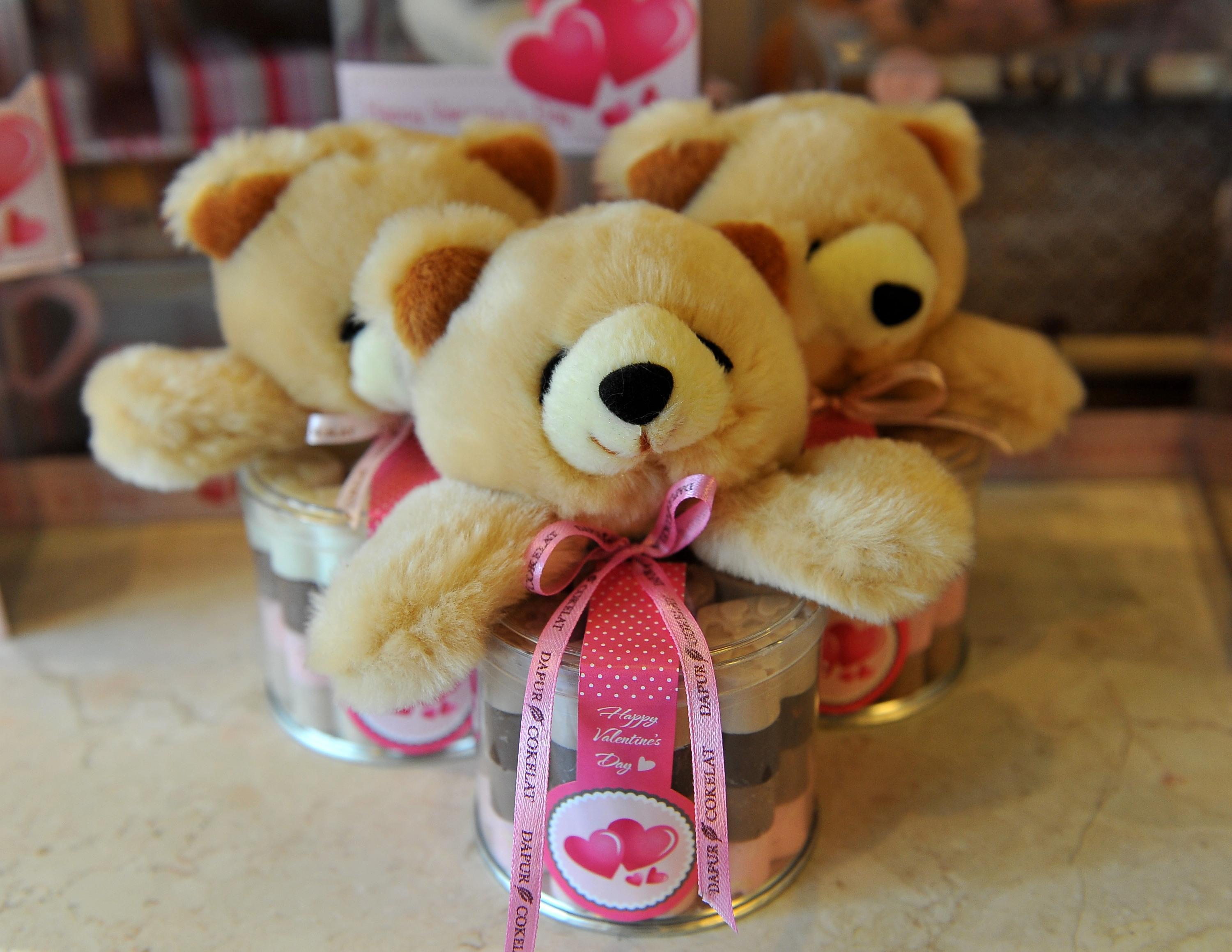 Indonesians Prepare For Valentines Day