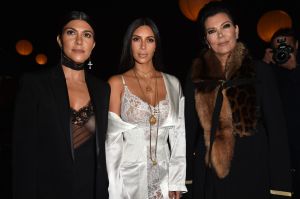 Givenchy : Front Row - Paris Fashion Week Womenswear Spring/Summer 2017