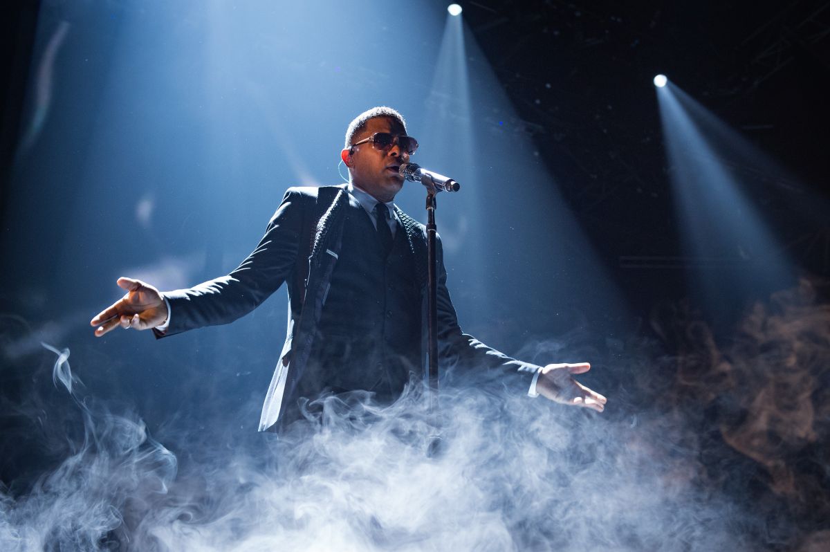 Maxwell & Mary J. Blige Performs At Le Zenith In Paris