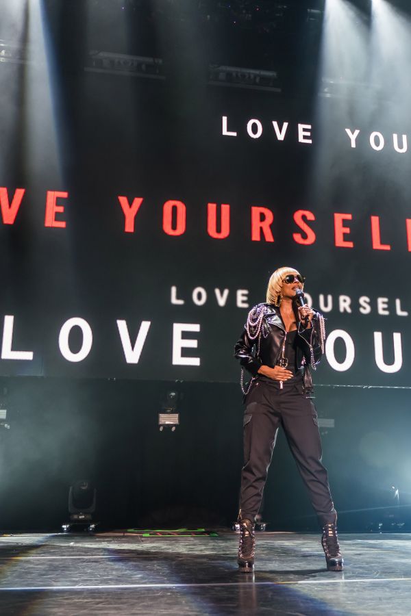 Maxwell And Mary J Blige Performs At Genting Arena - Birmingham