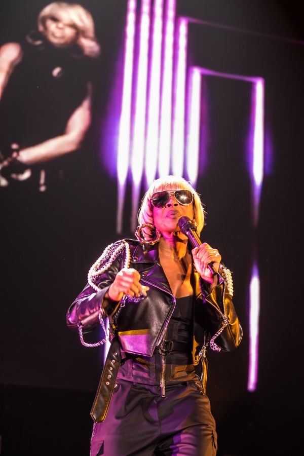 Maxwell And Mary J Blige Performs At Genting Arena - Birmingham
