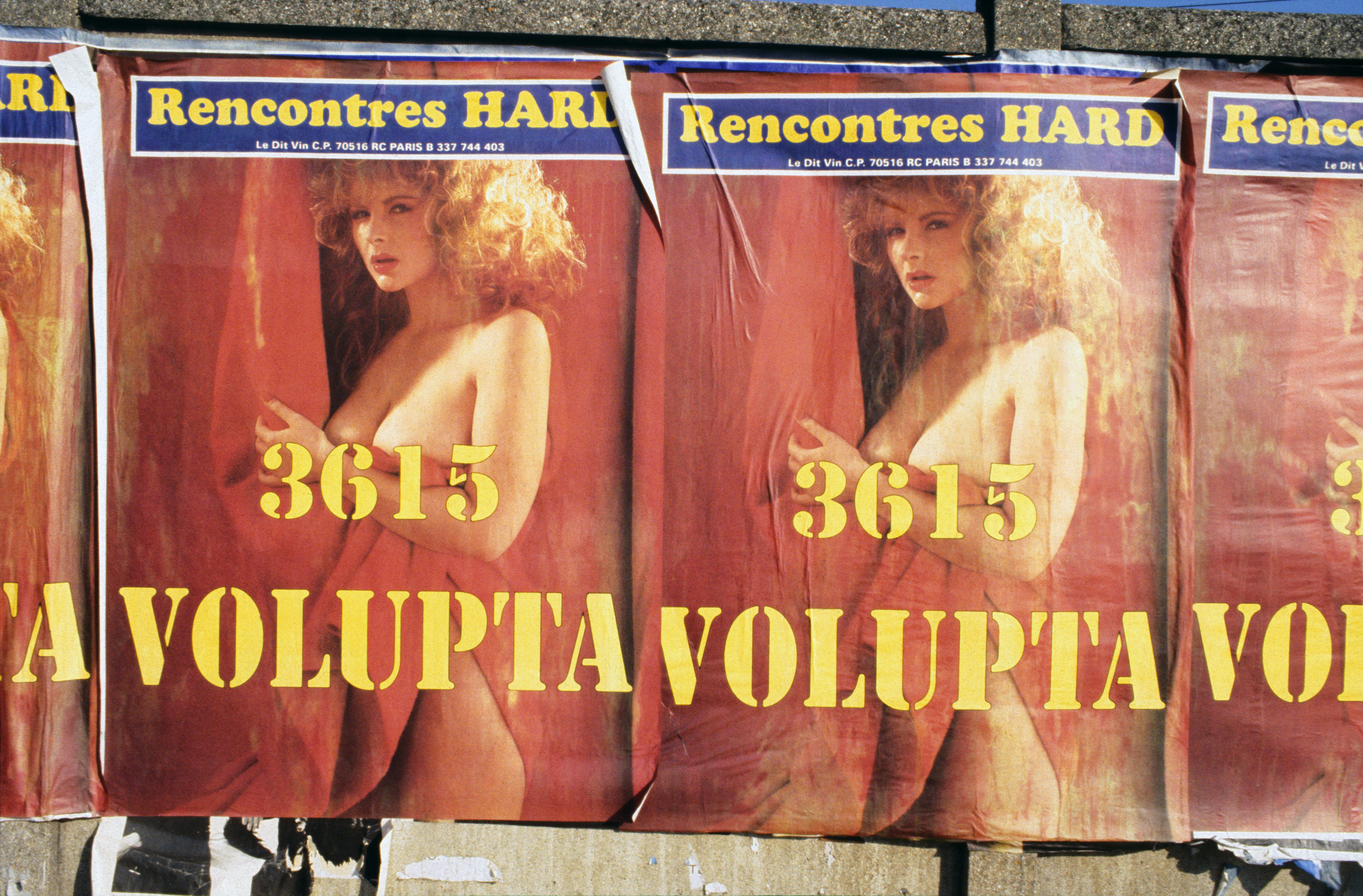 Affiches publicitaires pornographiques pour le Minitel