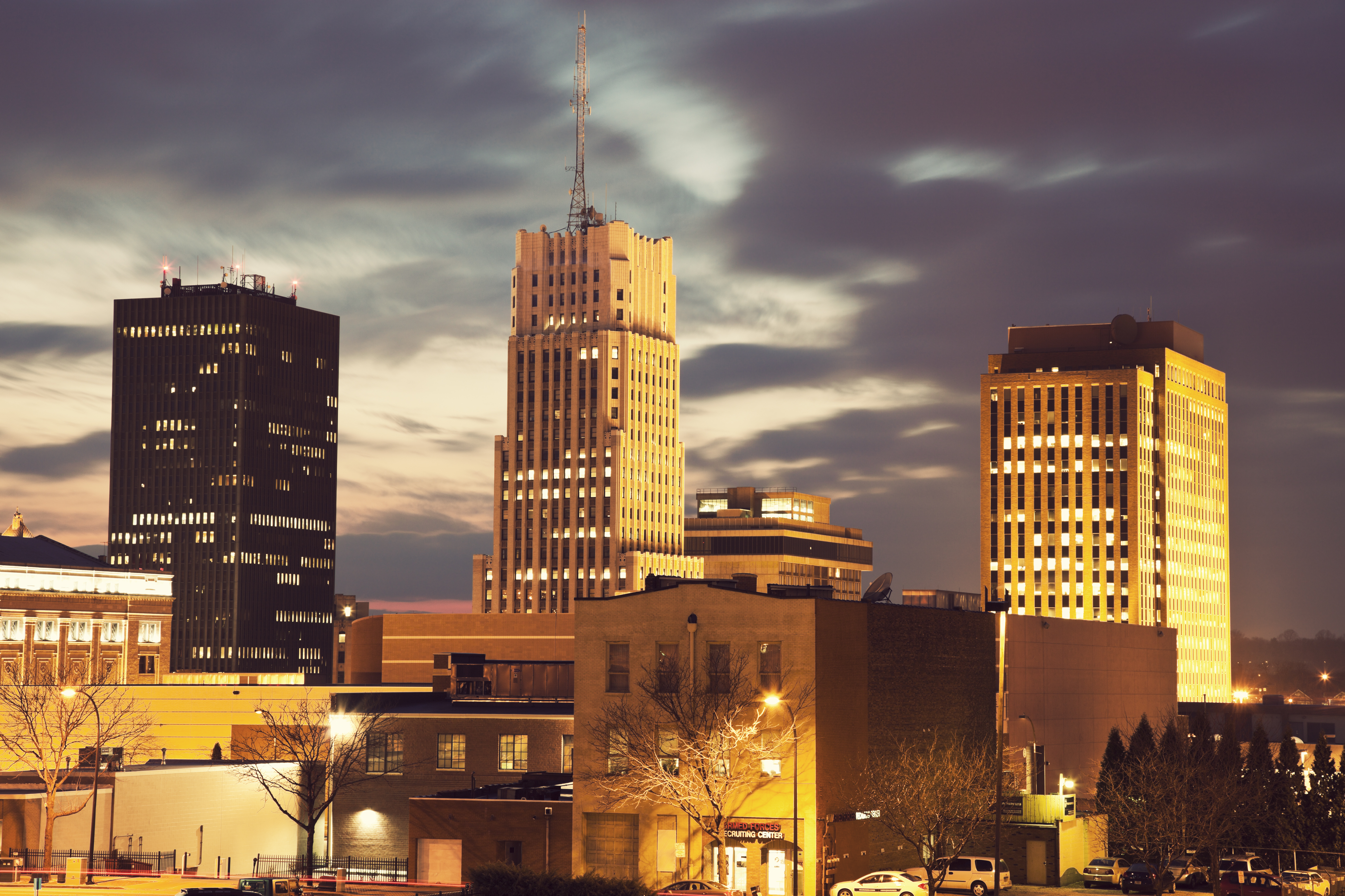 USA, Ohio, Akron, Sunset in downtown