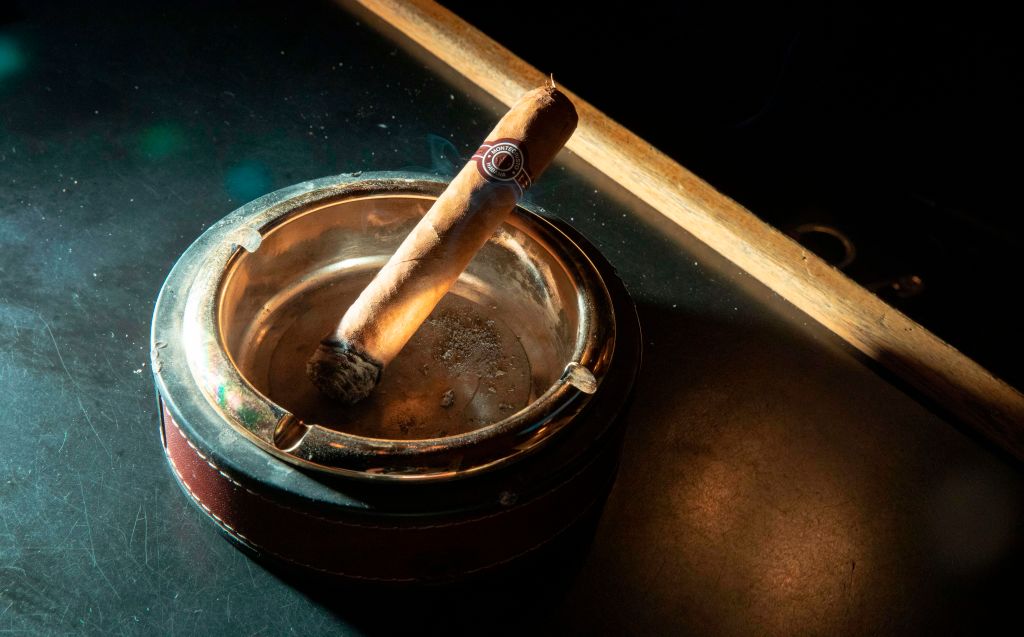 US-TOBACCO-BAN-BEVERLYHILLS