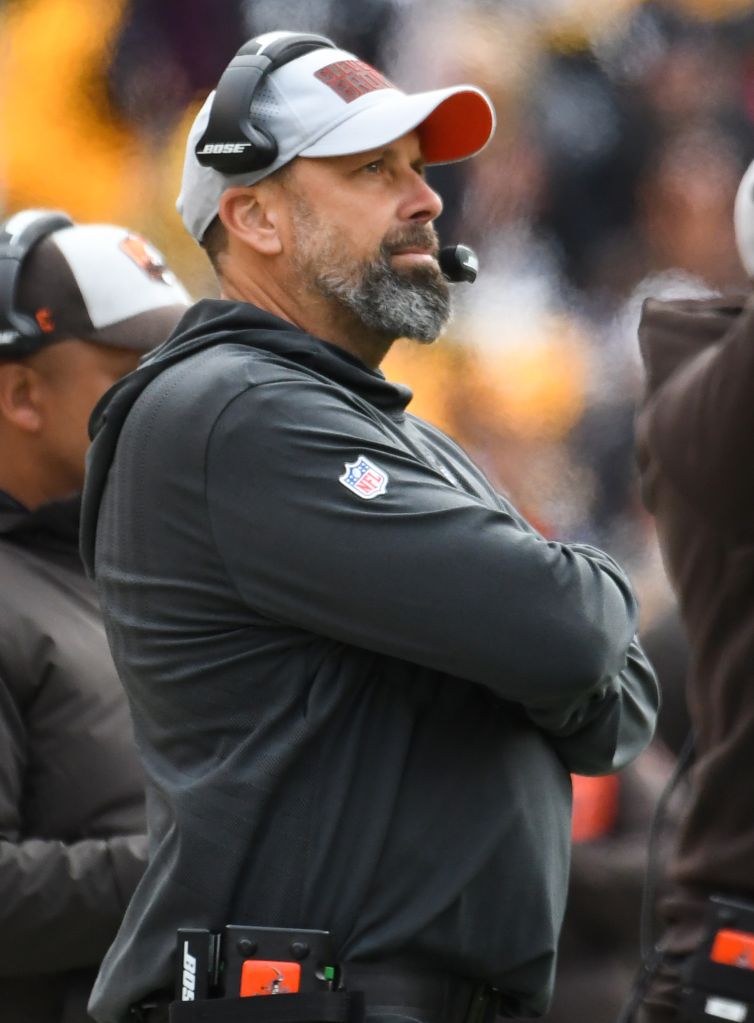 Cleveland Browns v Pittsburgh Steelers