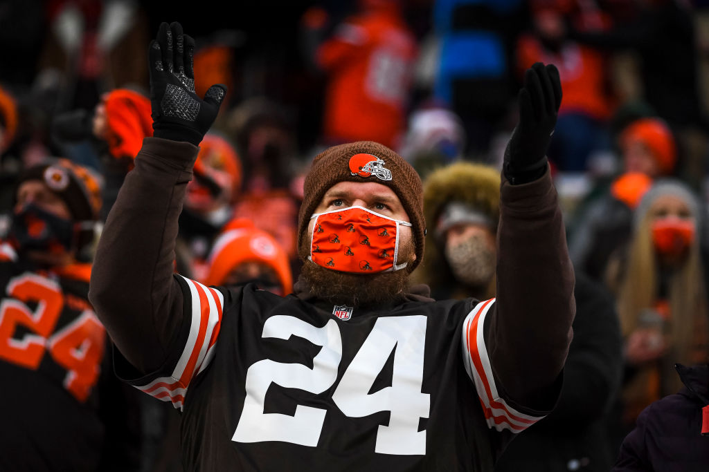 Pittsburgh Steelers v Cleveland Browns