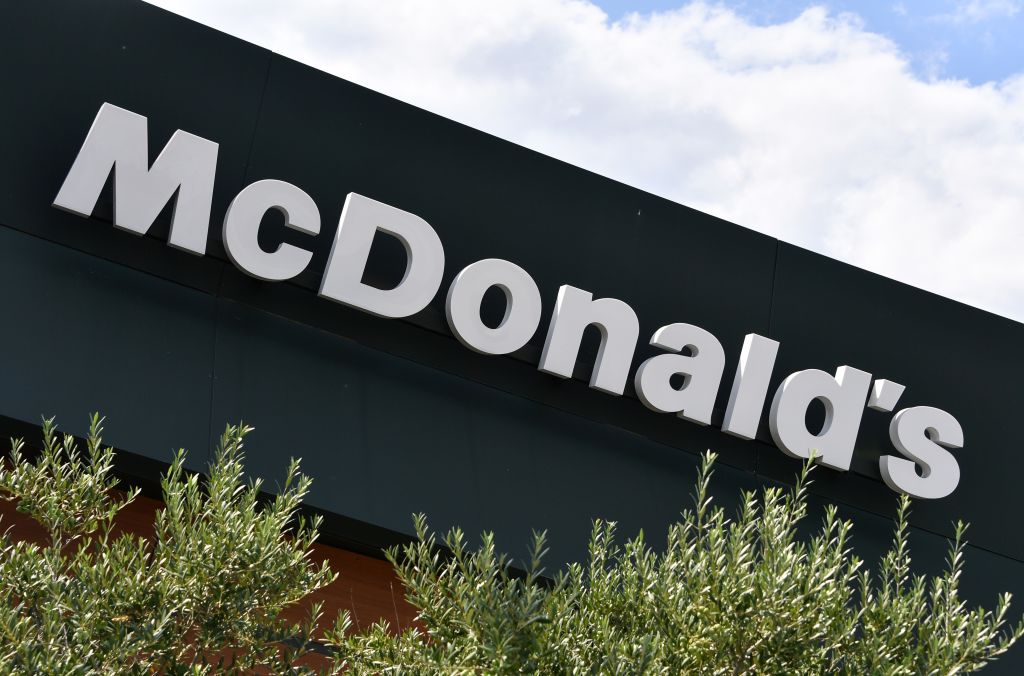 FILES-FRANCE-ECONOMY-POVERTY-MCDONALDS
