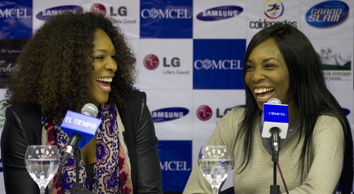 US tennis players Serena (R) and Venus W