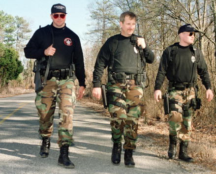 Alabama Police Search for 6 Escaped Convicts