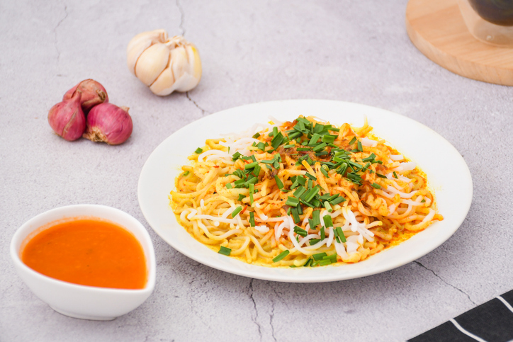 curry laksa with rice noodles